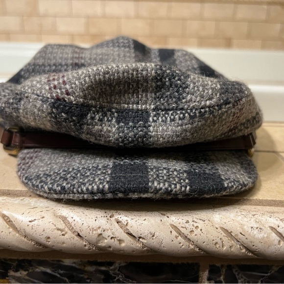 Burberry 100% wool check cap - Picture 2 of 5